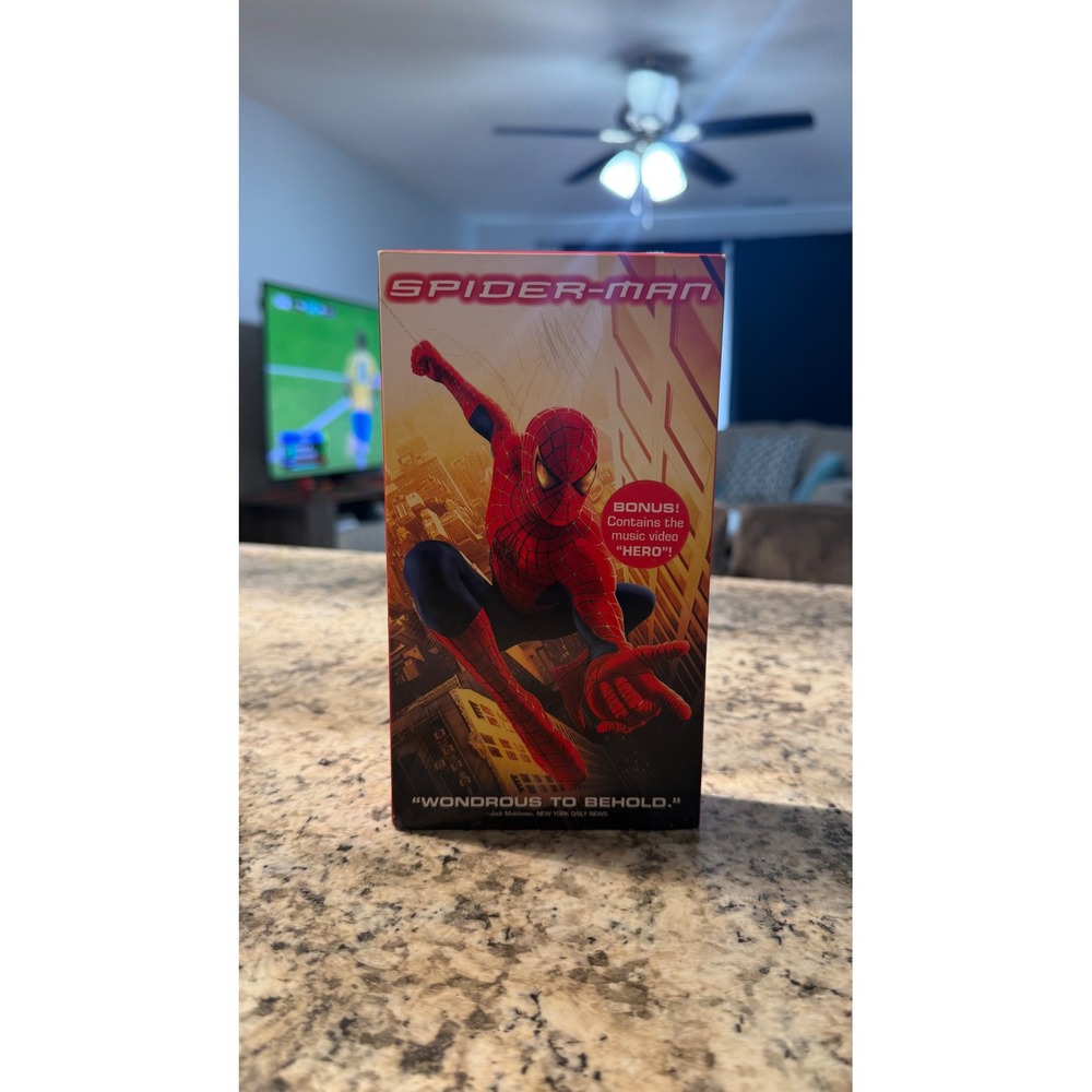 Spider-Man VHS 2002 Movie Tobey‎ Maguire Marvel Columbia Pictures
